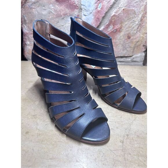 Steve Madden Vendettaa Navy Open-Toe Caged Block Heeled Bootie Sz 8.5B - Picture 1 of 11